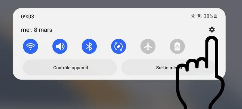 ouvrir les paramètres via la barre d'état smartphone et tablette 1 829px Ouvrir les réglages de la tablette via le menu des réglages rapides.