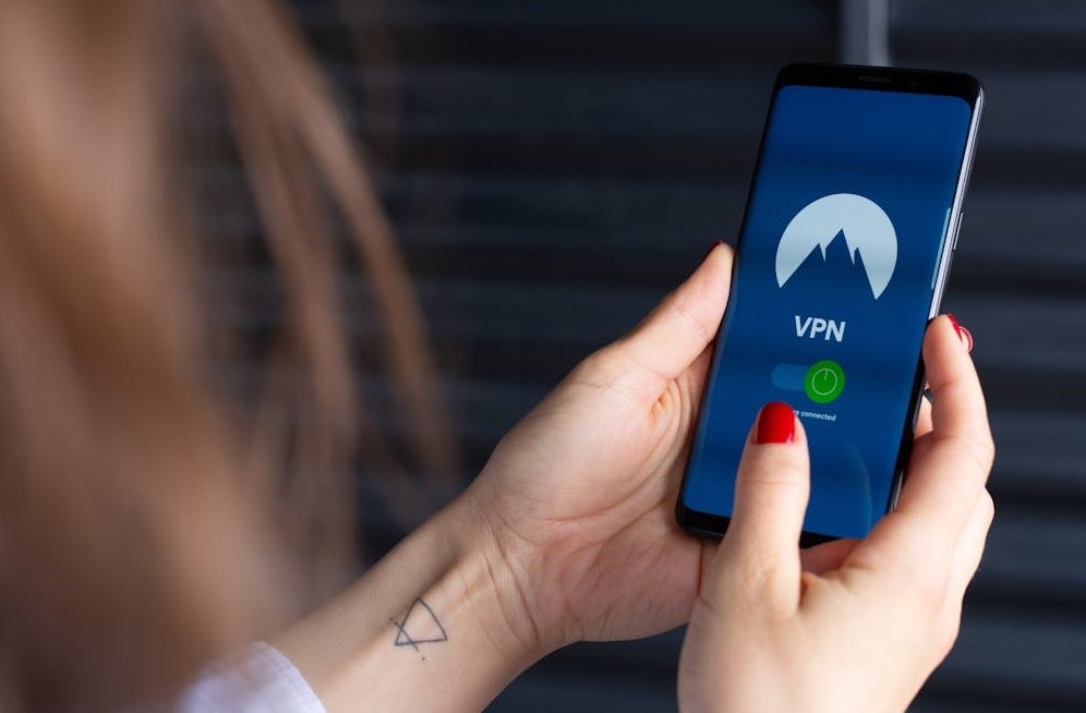 Sécurités smartphone - Tutoriels et Conseils pour sécuriser son téléphone Conseils pour vous aider à bien sécuriser et utiliser votre smartphone. Tutos, conseils et dépannage des principaux problèmes de sécurité comme les arnaques.