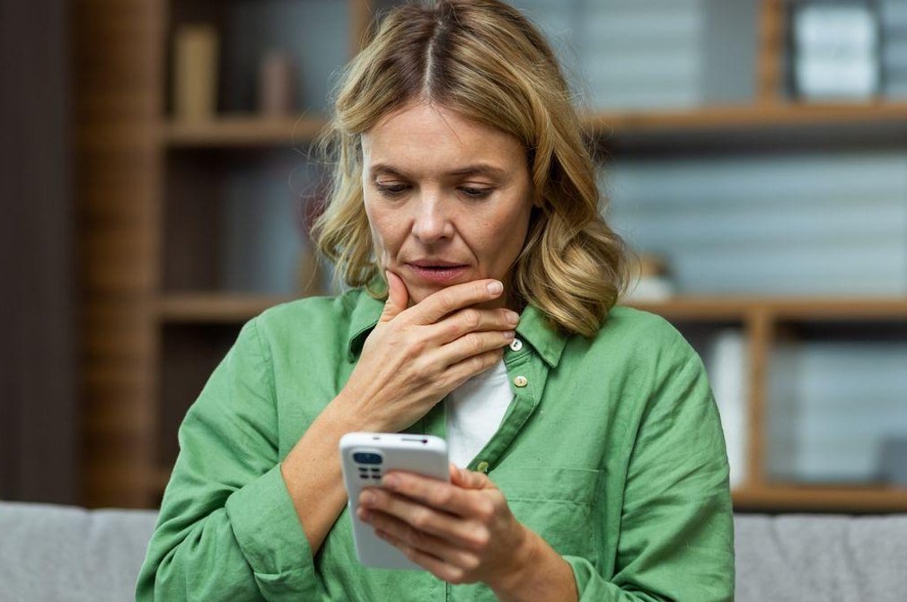 comment eviter les arnaques sur son telephone - Conseils et tutos Premiers Clics tutos et conseils pour son smartphone en matiere de securite - que faire apres une arnaque etc