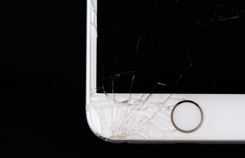 iphone touchscreen dont work - iphone screen broken and touchscreen issue - Premiers Clics Phone Tutorials iPhone Touchscreen Issus - 10 things to check to solve the touchscreen issue.